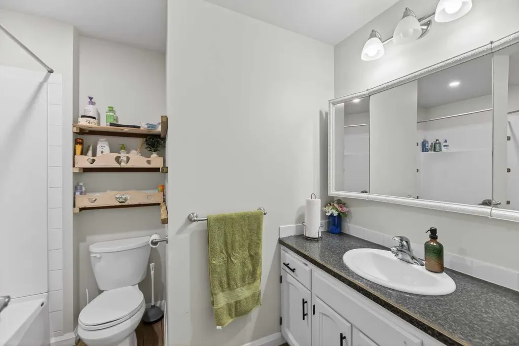 5218 Silverpark Close Olds AB T4H 1B3