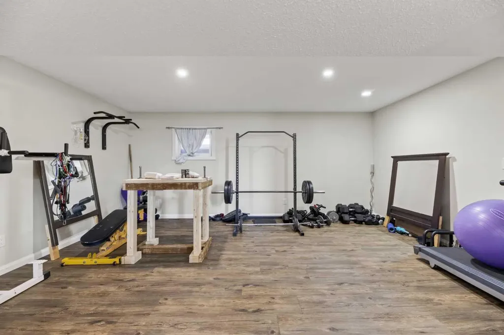 5218 Silverpark Close Olds AB T4H 1B3