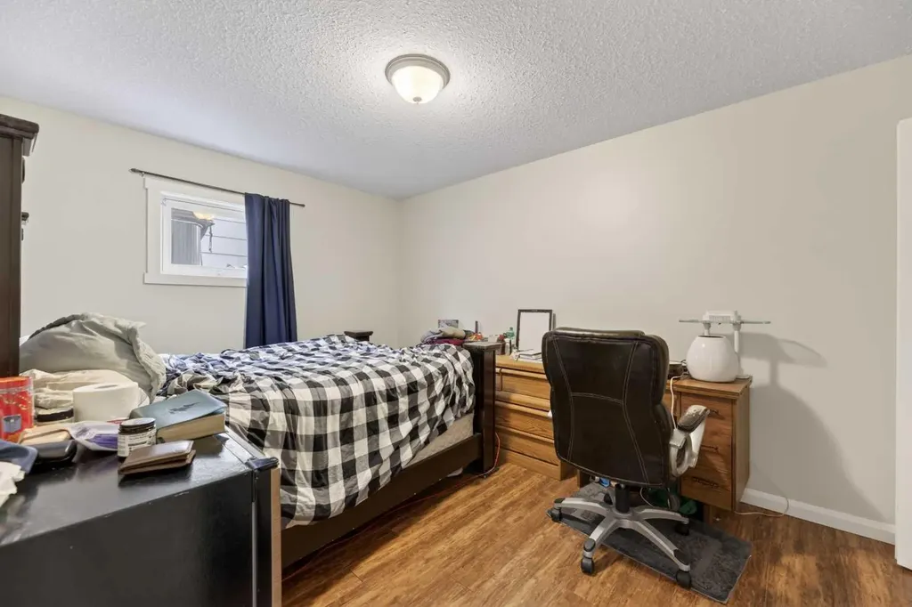 5218 Silverpark Close Olds AB T4H 1B3