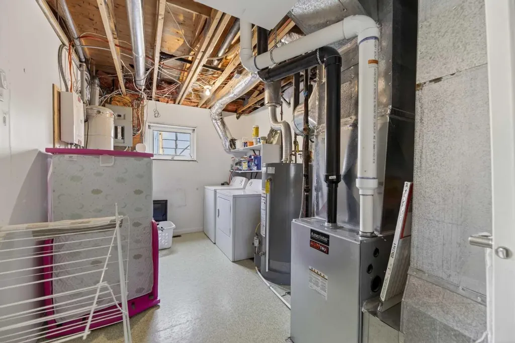 5218 Silverpark Close Olds AB T4H 1B3