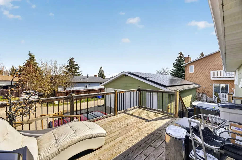 5218 Silverpark Close Olds AB T4H 1B3