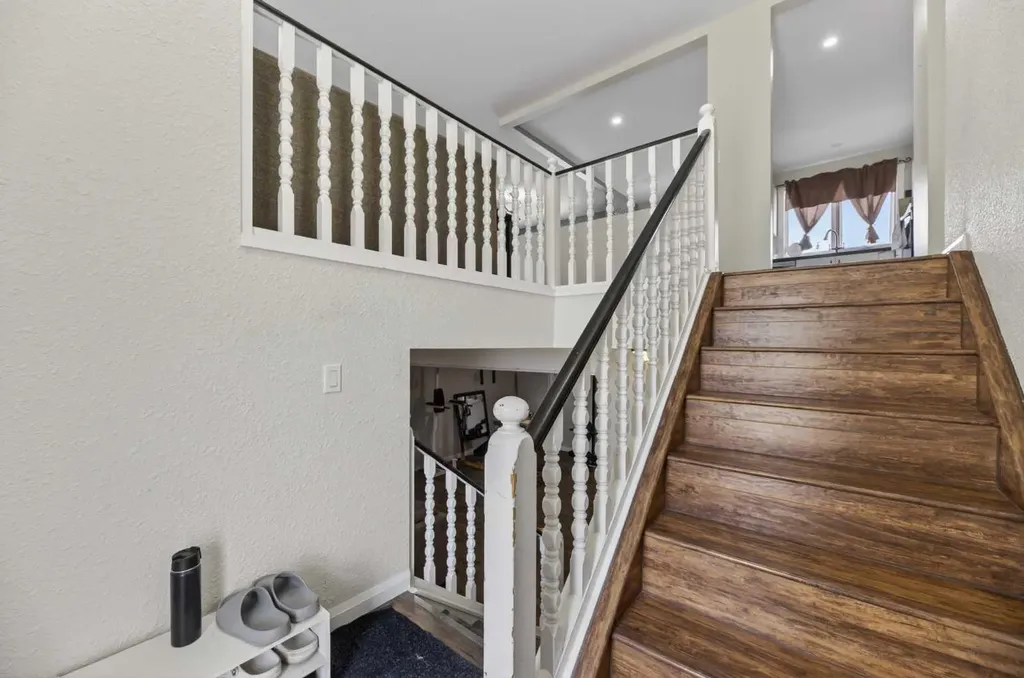 5218 Silverpark Close Olds AB T4H 1B3