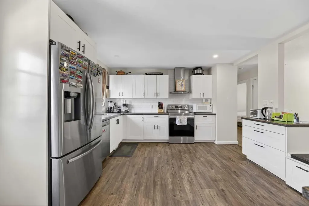 5218 Silverpark Close Olds AB T4H 1B3
