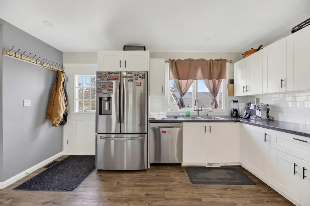 5218 Silverpark Close Olds AB T4H 1B3