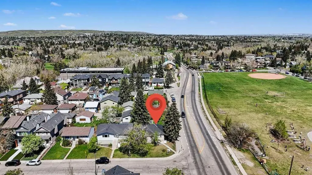 1102 21 Avenue NW Calgary AB T2M 1K9