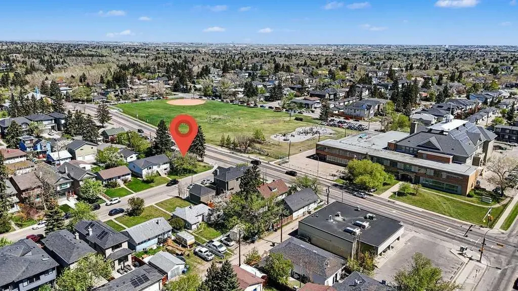 1102 21 Avenue NW Calgary AB T2M 1K9