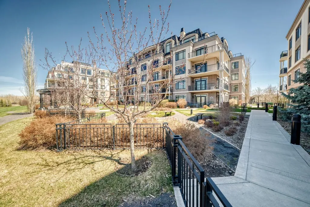 211 Quarry Way SE Calgary AB T2C 5M6