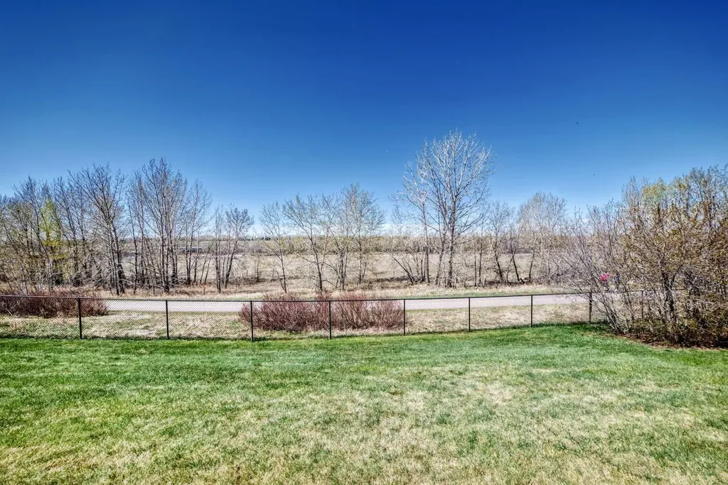 211 Quarry Way SE Calgary AB T2C 5M6