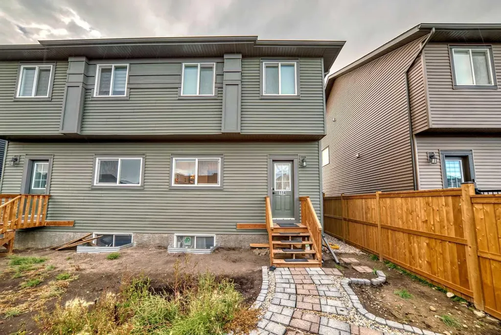 114 Midgrove Greenway SW Airdrie AB T4B 5H2