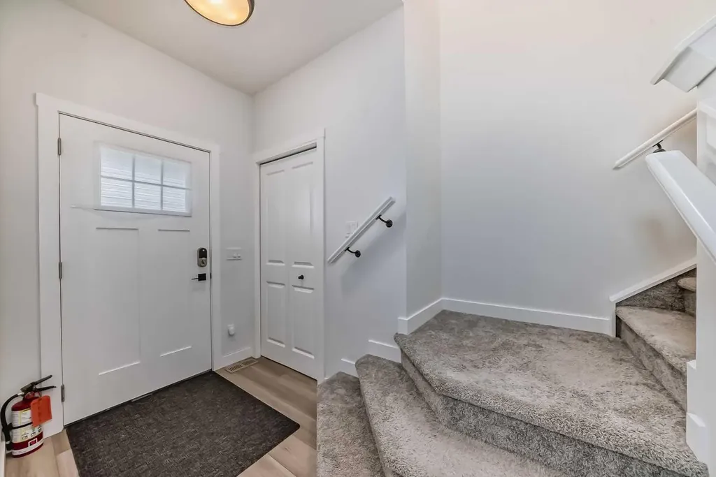 114 Midgrove Greenway SW Airdrie AB T4B 5H2