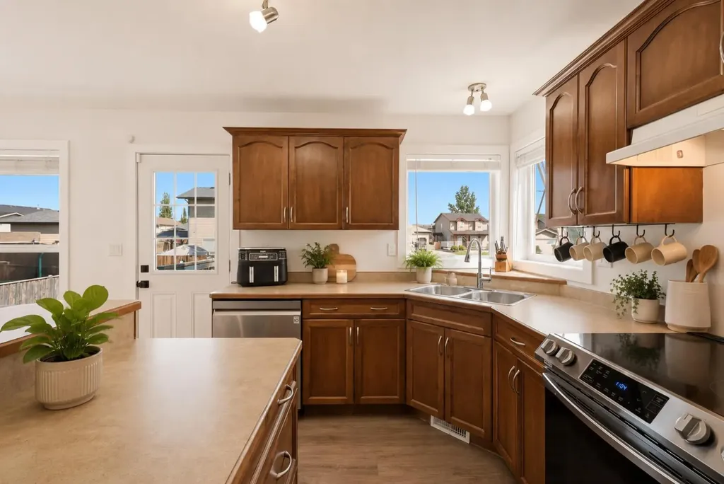 5618 Panorama Drive Blackfalds AB T4M0E8