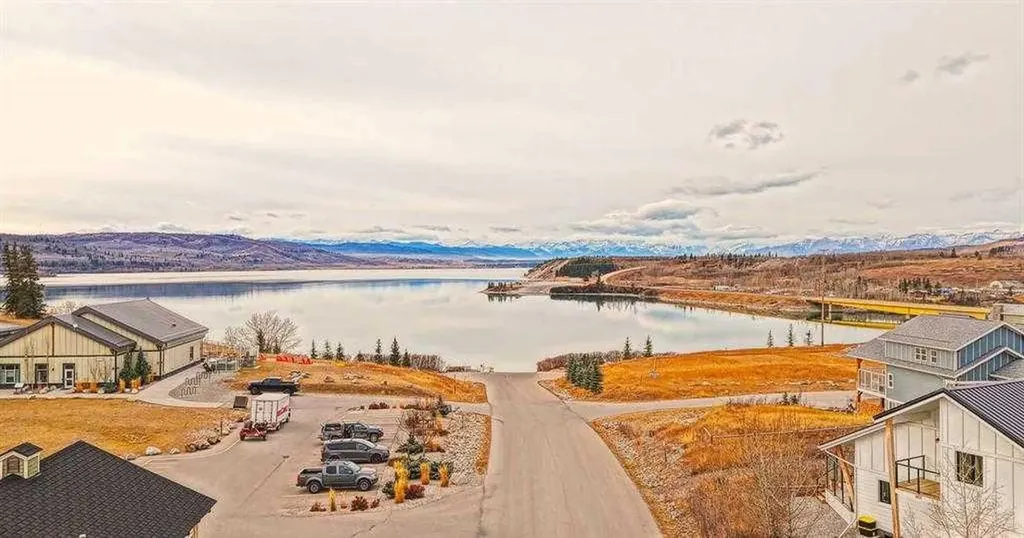 642 Cottageclub Bend Rural Rocky View County AB T4C1B1