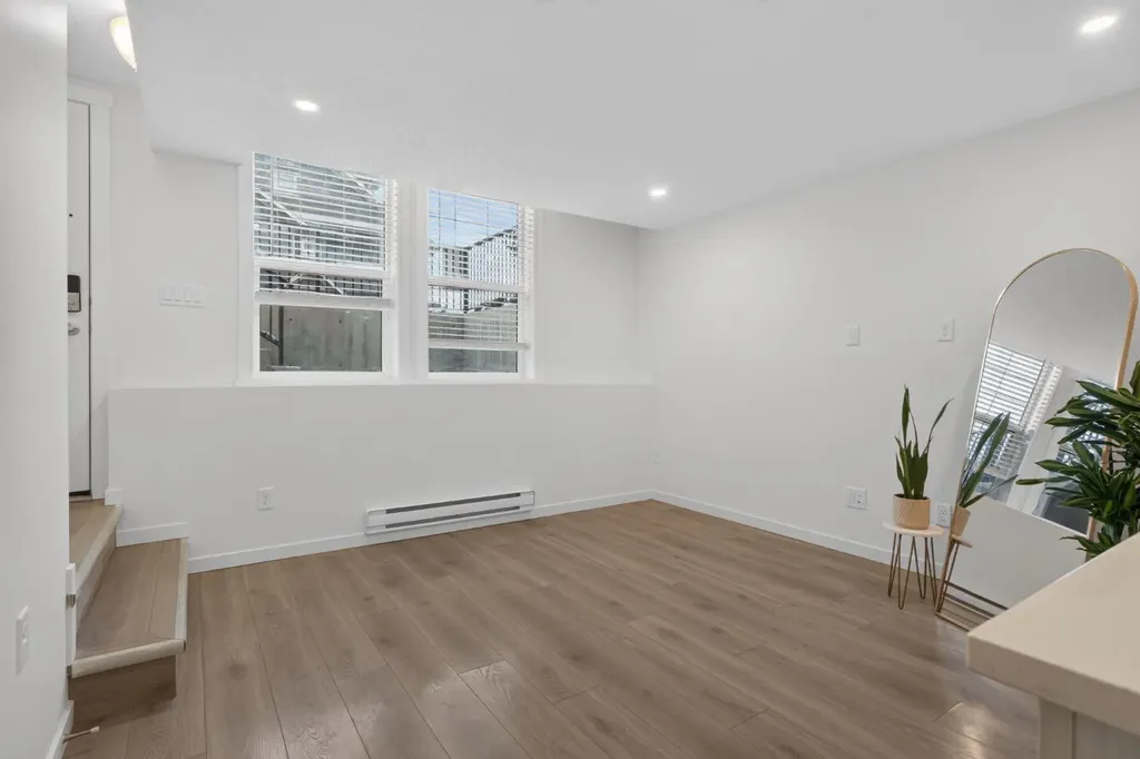 461 Cranbrook Square SE Calgary AB T3M2E3