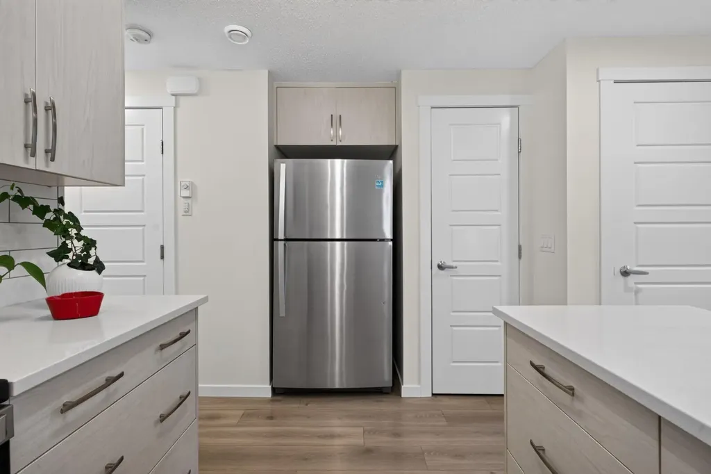 461 Cranbrook Square SE Calgary AB T3M2E3