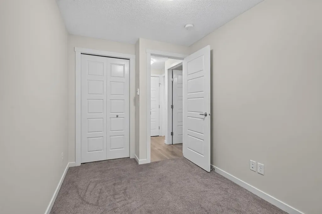 461 Cranbrook Square SE Calgary AB T3M2E3