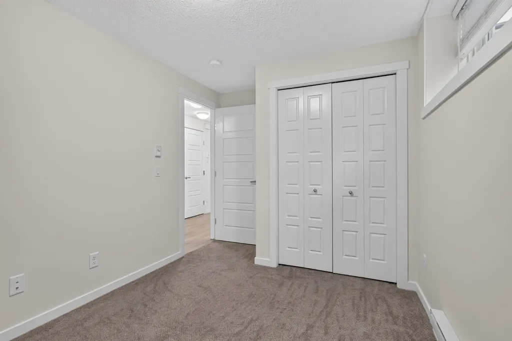 461 Cranbrook Square SE Calgary AB T3M2E3