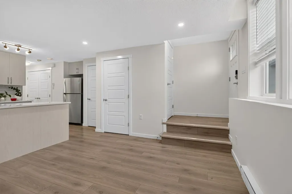 461 Cranbrook Square SE Calgary AB T3M2E3