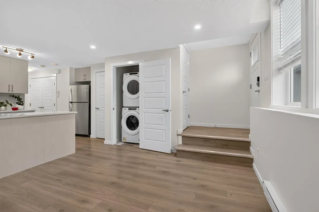 461 Cranbrook Square SE Calgary AB T3M2E3