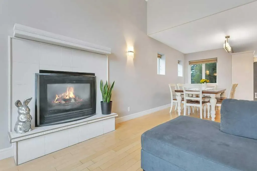 13 Fern Crescent Sylvan Lake AB T4S 1Y4