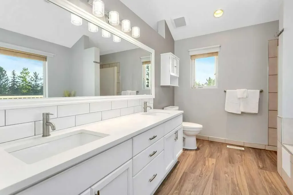 13 Fern Crescent Sylvan Lake AB T4S 1Y4