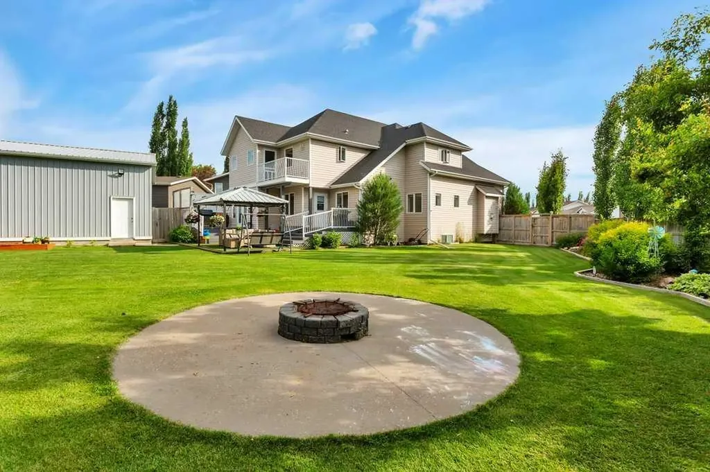 13 Fern Crescent Sylvan Lake AB T4S 1Y4