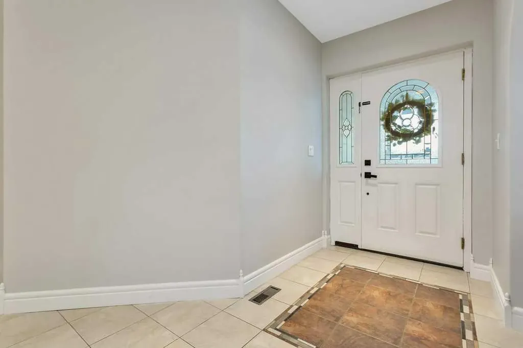 13 Fern Crescent Sylvan Lake AB T4S 1Y4