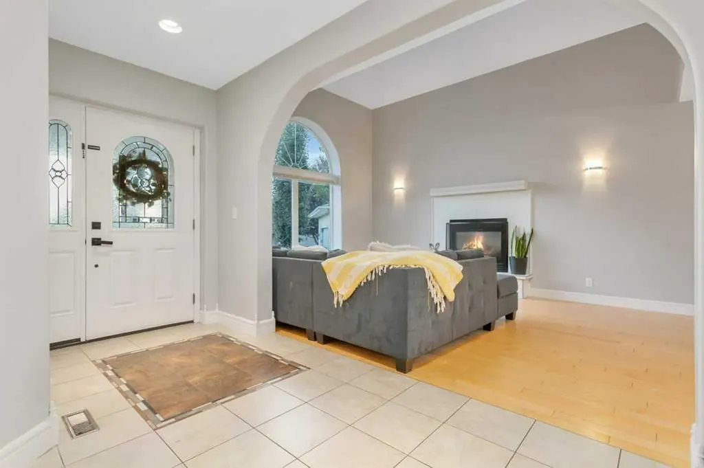 13 Fern Crescent Sylvan Lake AB T4S 1Y4