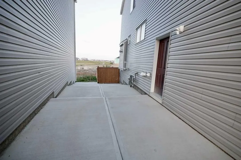 163 Cityside Park NE Calgary AB T3N 1P2