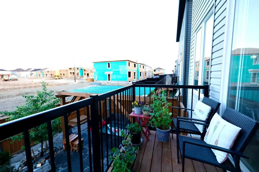 163 Cityside Park NE Calgary AB T3N 1P2