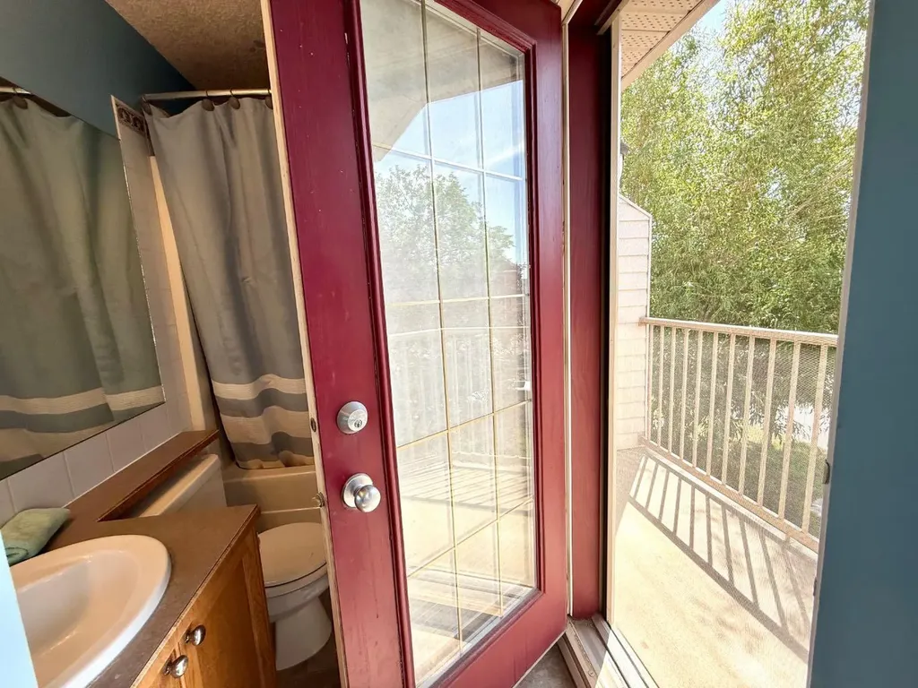 1616 High Country Drive NW High River AB T1V 1X7