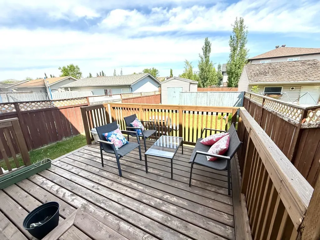 1616 High Country Drive NW High River AB T1V 1X7