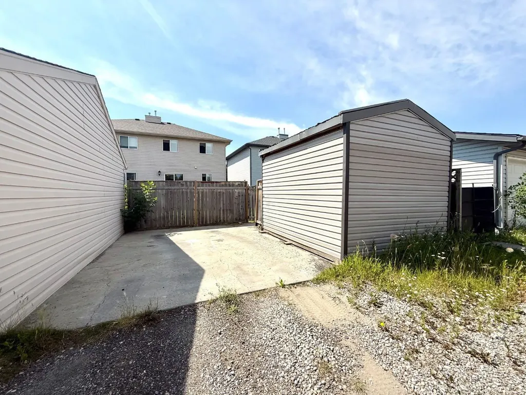 1616 High Country Drive NW High River AB T1V 1X7
