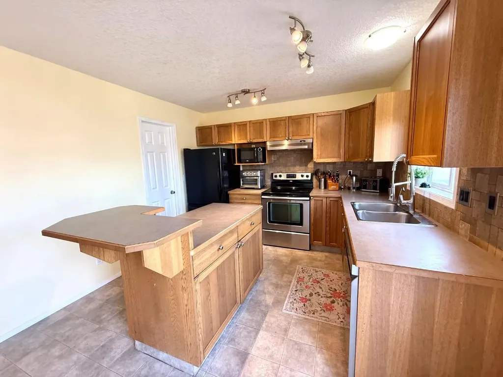 1616 High Country Drive NW High River AB T1V 1X7