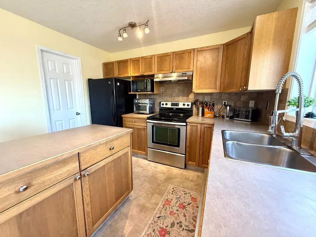 1616 High Country Drive NW High River AB T1V 1X7
