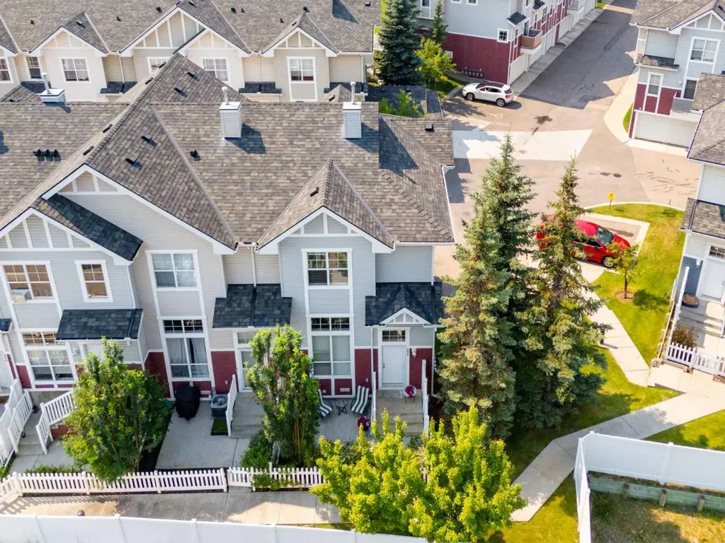 3032 New Brighton Gardens SE Calgary AB T2Z 0A5