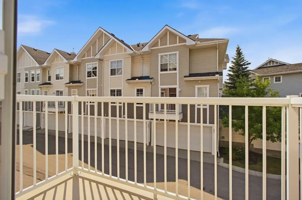 3032 New Brighton Gardens SE Calgary AB T2Z 0A5