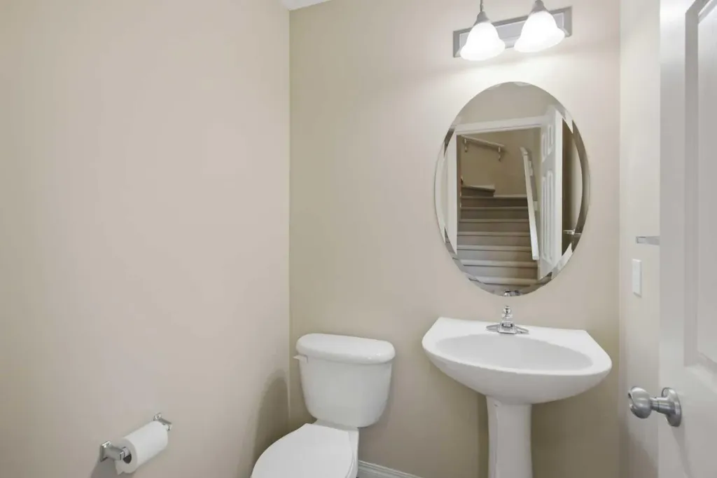 3032 New Brighton Gardens SE Calgary AB T2Z 0A5