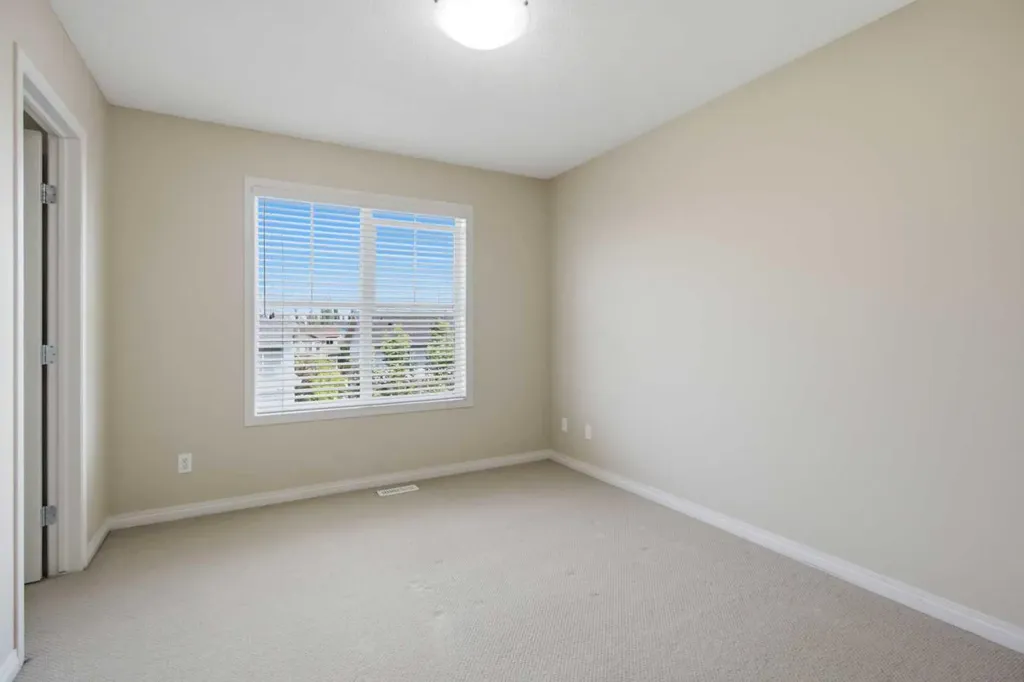 3032 New Brighton Gardens SE Calgary AB T2Z 0A5