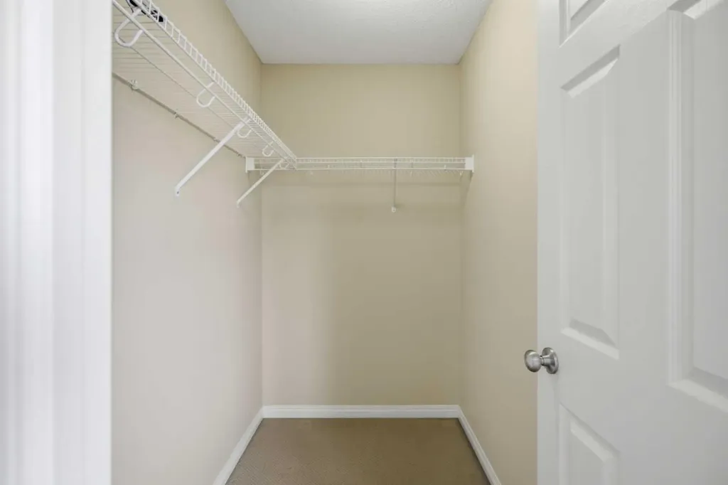 3032 New Brighton Gardens SE Calgary AB T2Z 0A5