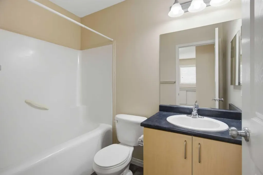 3032 New Brighton Gardens SE Calgary AB T2Z 0A5