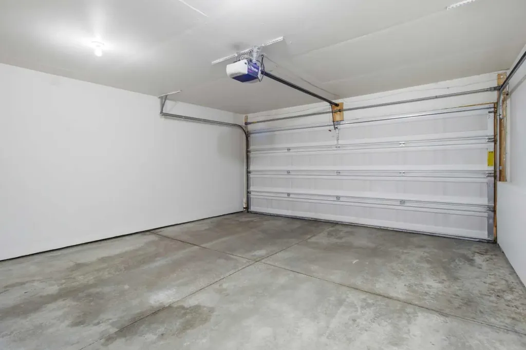 3032 New Brighton Gardens SE Calgary AB T2Z 0A5