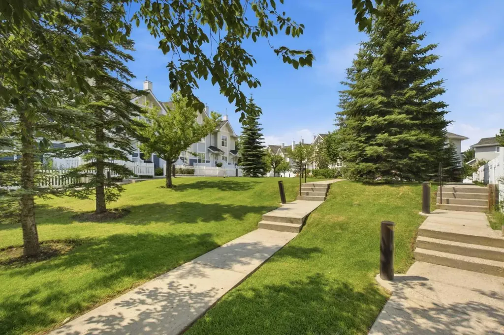 3032 New Brighton Gardens SE Calgary AB T2Z 0A5