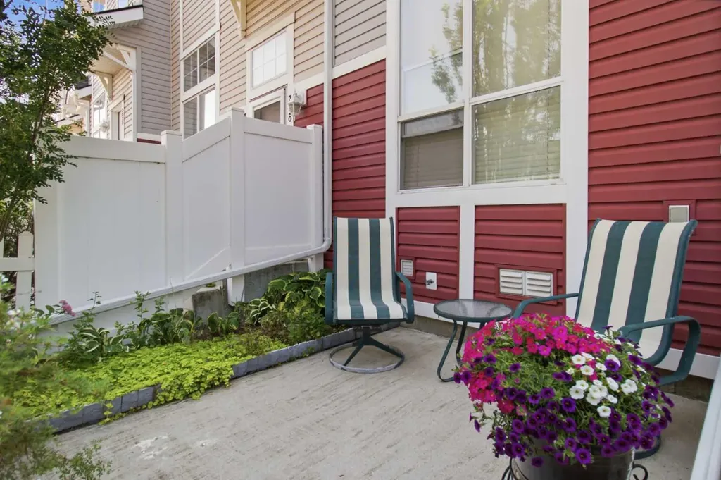3032 New Brighton Gardens SE Calgary AB T2Z 0A5