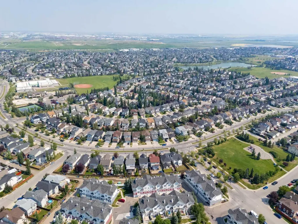 3032 New Brighton Gardens SE Calgary AB T2Z 0A5