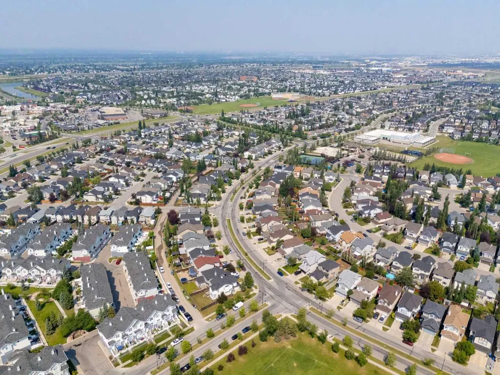 3032 New Brighton Gardens SE Calgary AB T2Z 0A5