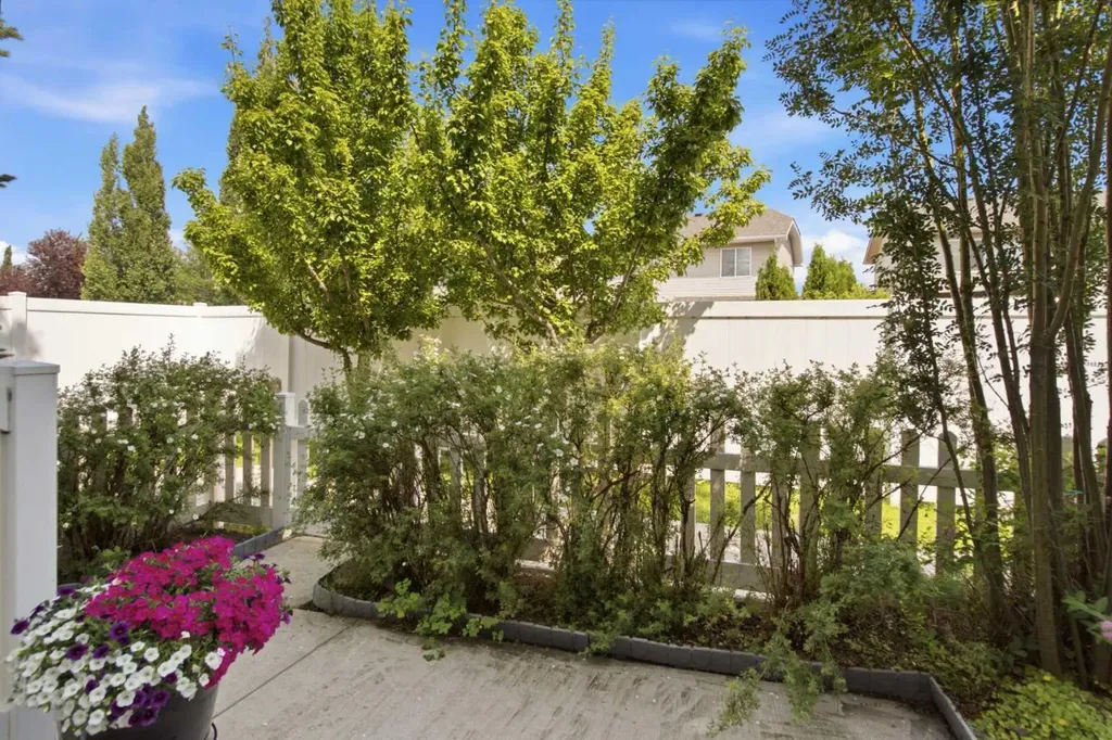 3032 New Brighton Gardens SE Calgary AB T2Z 0A5