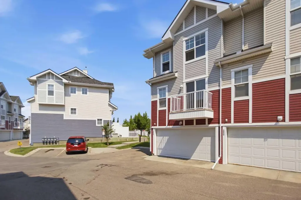 3032 New Brighton Gardens SE Calgary AB T2Z 0A5