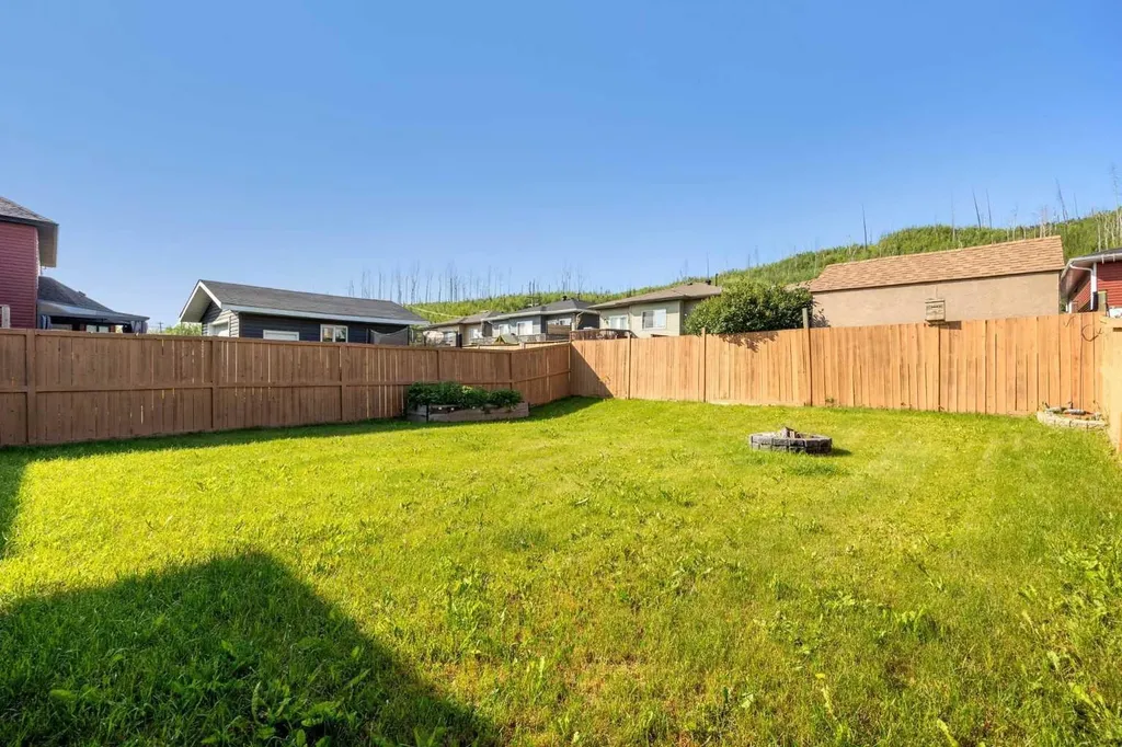7109 Bulyea Avenue Fort Mcmurray AB T9H 5J6
