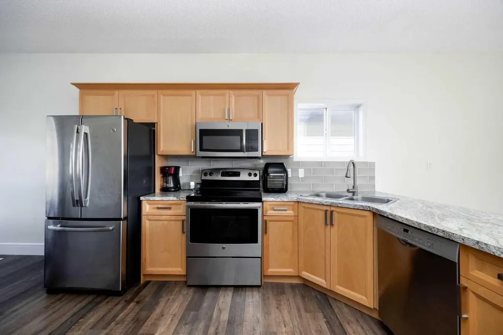 7109 Bulyea Avenue Fort Mcmurray AB T9H 5J6