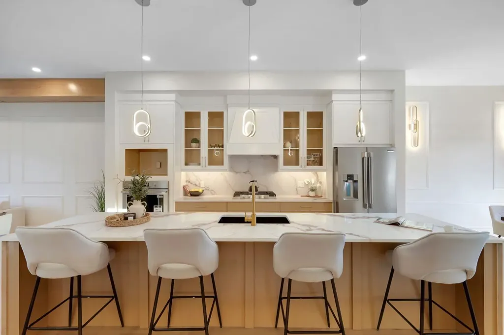 6428 33 Avenue NW Calgary AB T3B 1L1